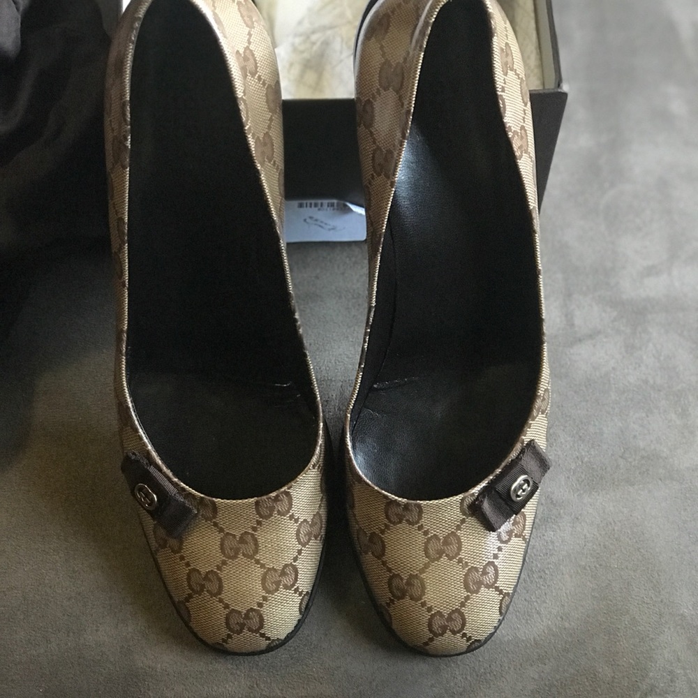 Shoes - Picture 6 of 8